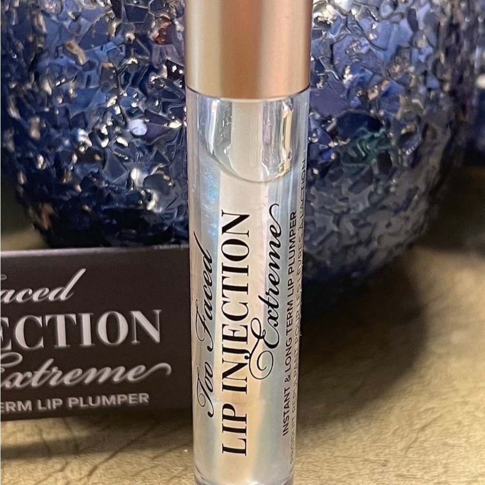 Too Faced Lip Injection - Picture 4 of 5
